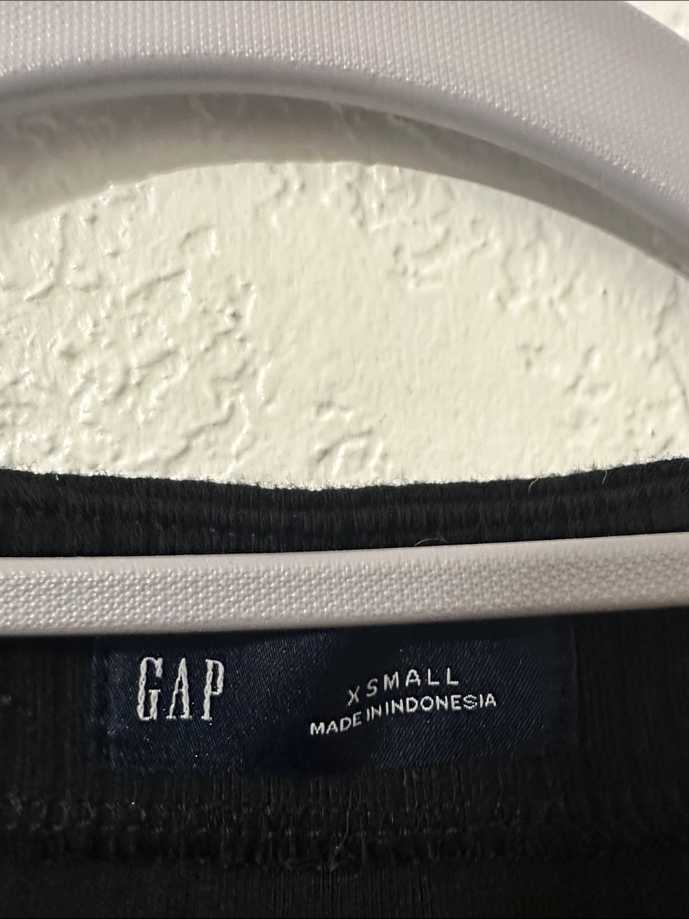 GAP Black Ribbed Button-Front Tank - Picture 2 of 5